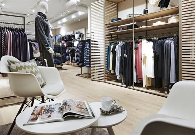 合肥服裝店裝修櫥窗怎么設(shè)計(jì)？裝修公司教你打造門面藝術(shù)設(shè)計(jì)